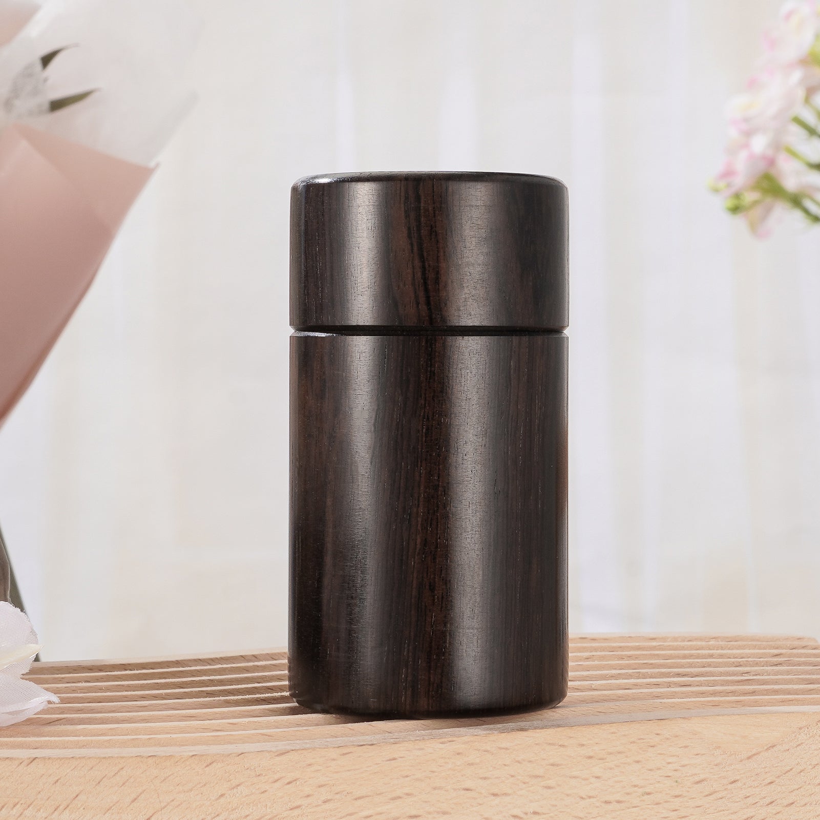 Small Sandalwood Urn for Human Ashes, 2.9 Inch Cremation Ashes Urns - Mini Memorial Wood Urns, Small Memorial Keepsake, Decorative Urn for Women Men