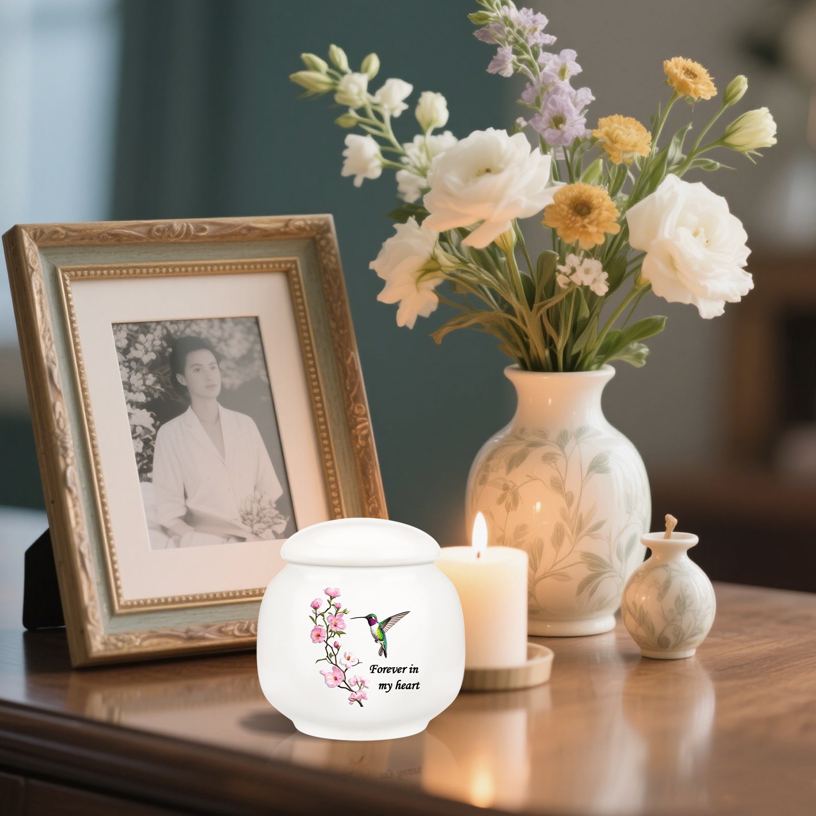 Ceramic Mini Urn for Ashes - Elegant Memorial Keepsake Urn for Human Ashes, Small Cremation Urn for Women Men, Funeral Keepsake Urn with Secure Lid